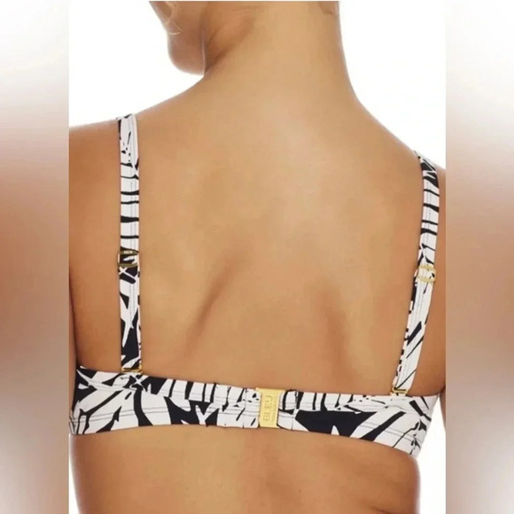 Bleu Rod Beattie Urban Oasis Twist Front Bikini
Swim Top Size 8 - Picture 3 of 9